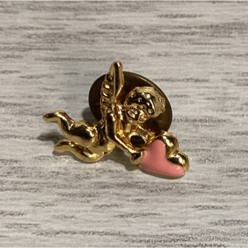 Goldtone‎ Pin w/Painted Pink Heart Cupid Figure Vintage